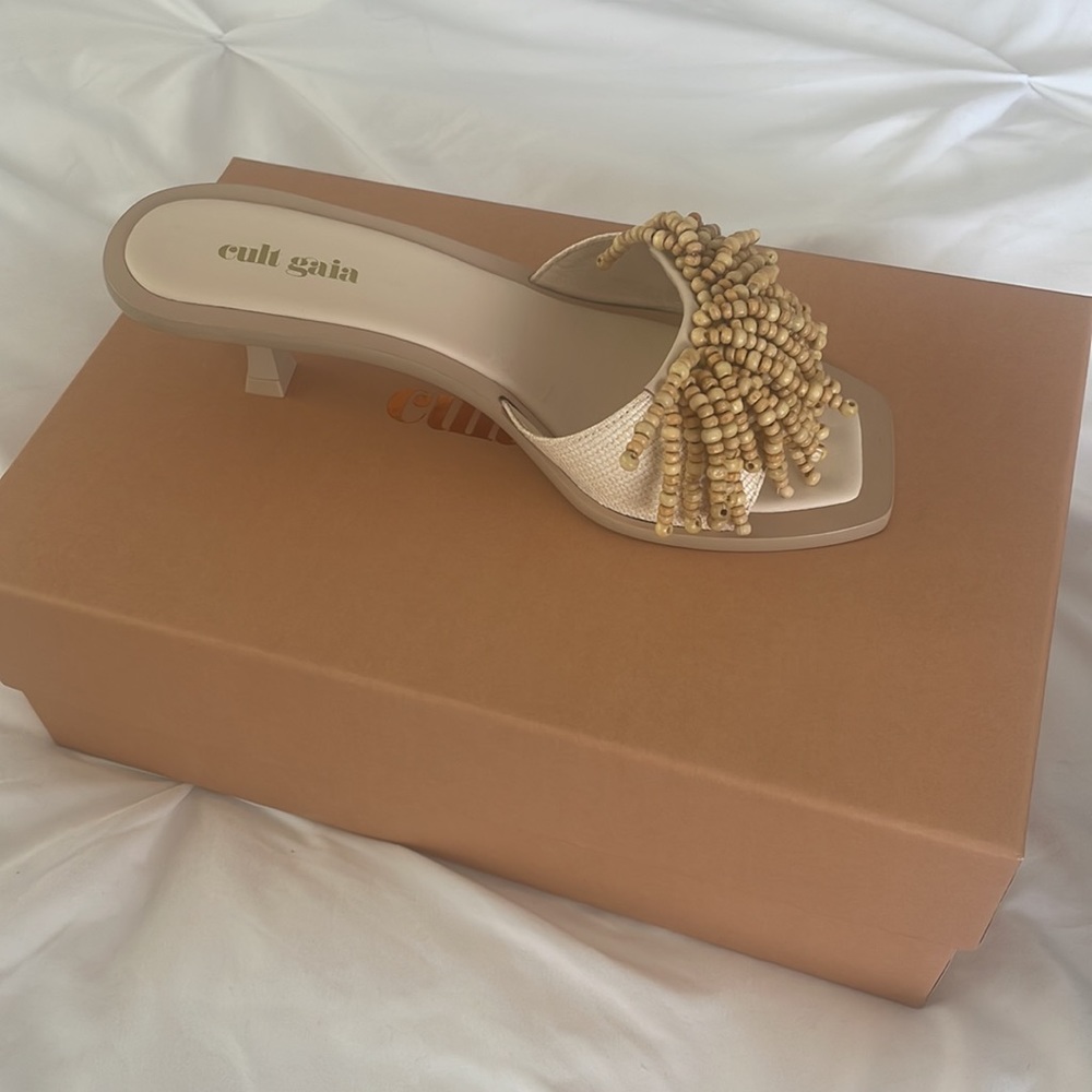 Brand new Uma Heel Natural Cult Gaia sandals